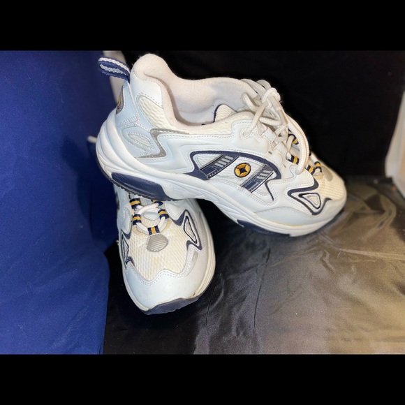 . Almost new, worn twice. Size was too small. Excellent condition - Picture 4 of 6